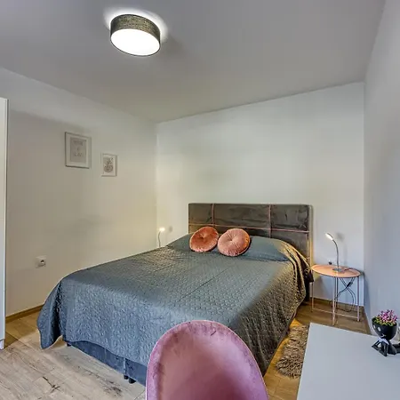 Apartment Riva 1001 *
