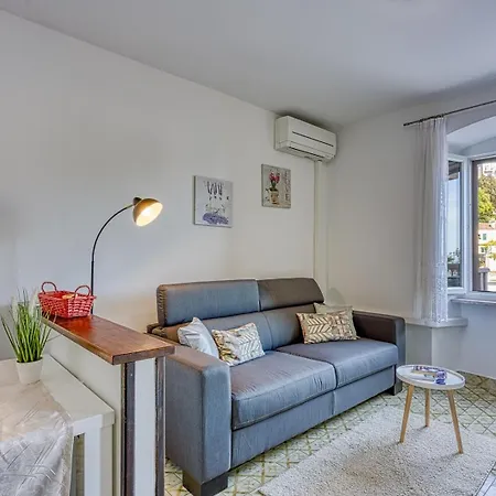 Apartment Riva 1001 Rabac