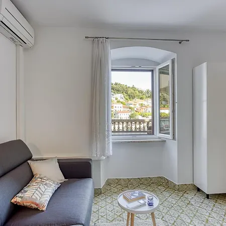 Apartment Riva 1001
