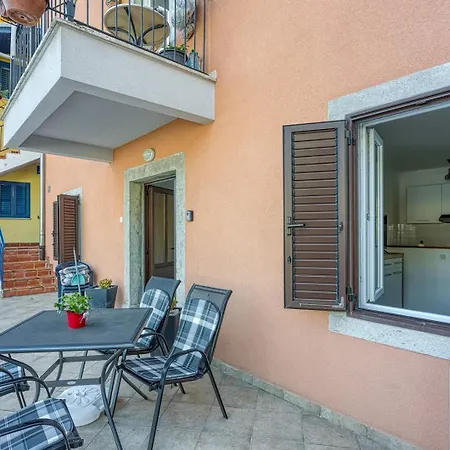 Riva 1001 Apartment